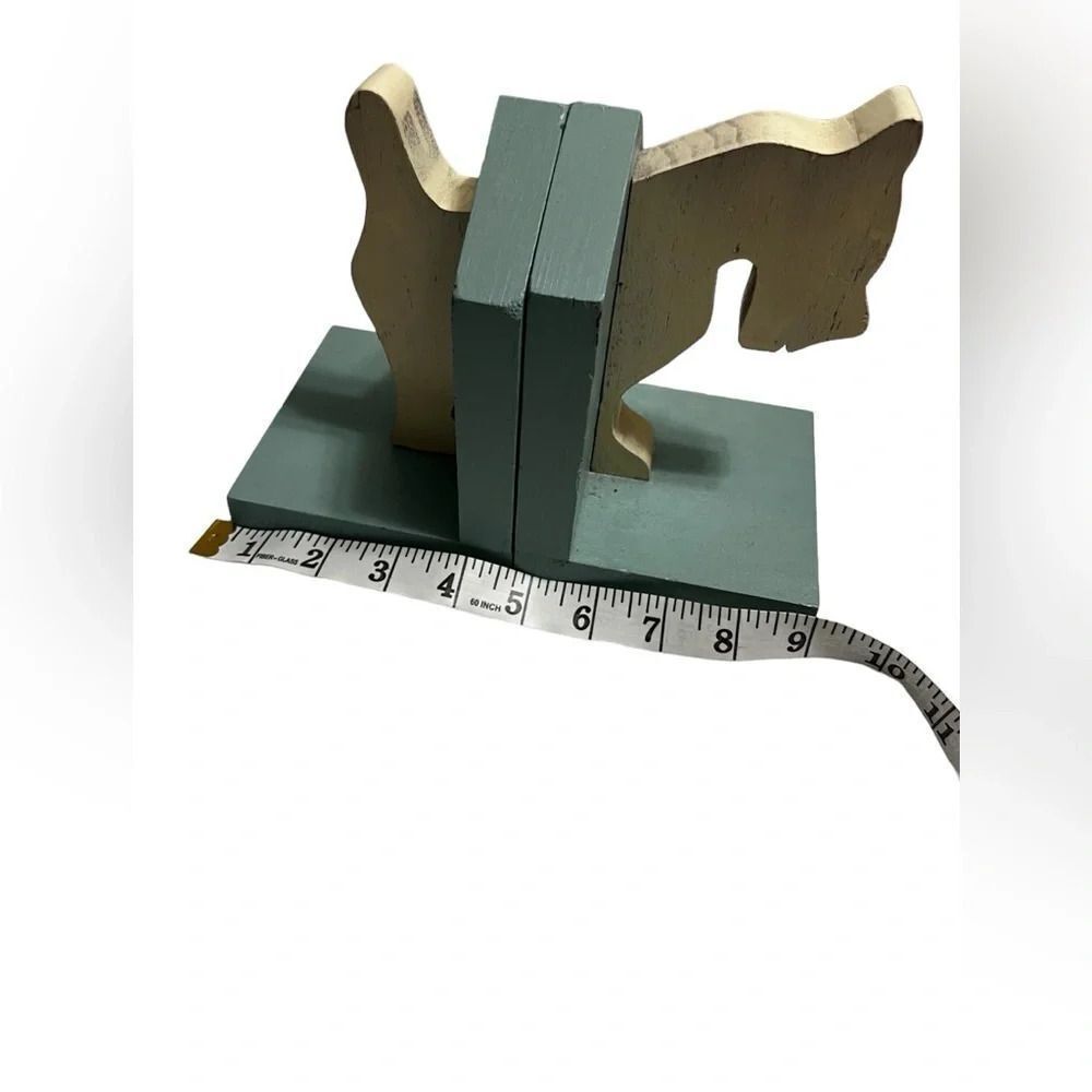 Vintage Wood
Scottie schnauzer blue and white hand painted book ends - Picture 9 of 10